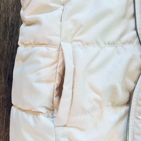 Old Navy puffer vest size Tall Large - Picture 4 of 6